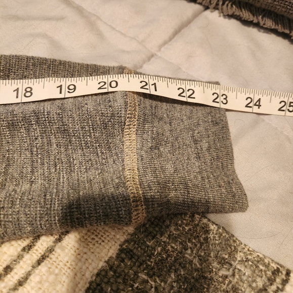 Unisex American Eagle Outfitters hooded Henley w/pouch grey 1/4 button xs - Picture 7 of 7